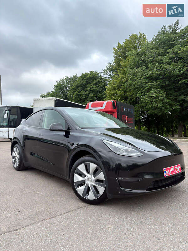 Внедорожник / Кроссовер Tesla Model Y 2023 в 