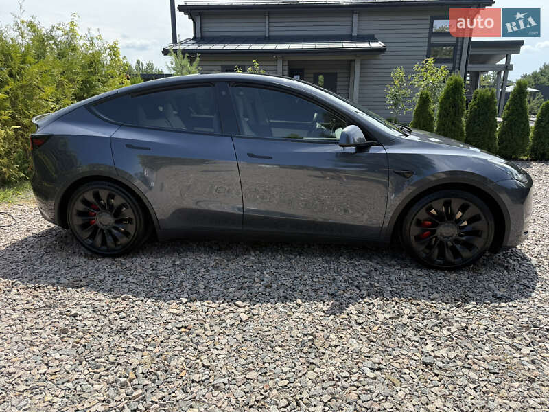 Позашляховик / Кросовер Tesla Model Y 2022 в Києві