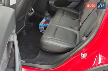 Внедорожник / Кроссовер Tesla Model Y 2023 в 