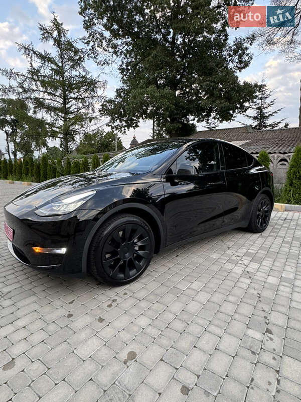 Внедорожник / Кроссовер Tesla Model Y 2021 в Ивано-Франково
