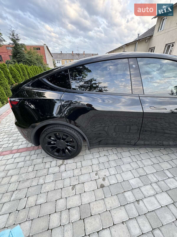 Внедорожник / Кроссовер Tesla Model Y 2021 в Ивано-Франково