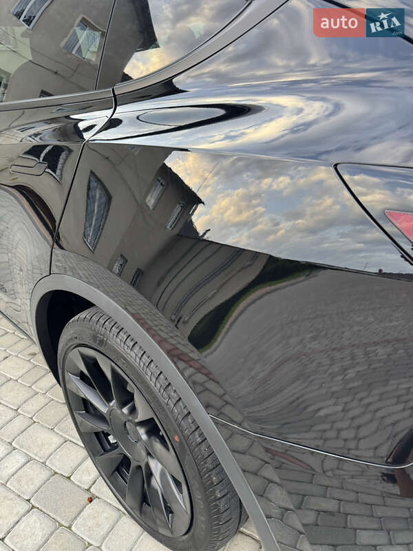 Внедорожник / Кроссовер Tesla Model Y 2021 в Ивано-Франково