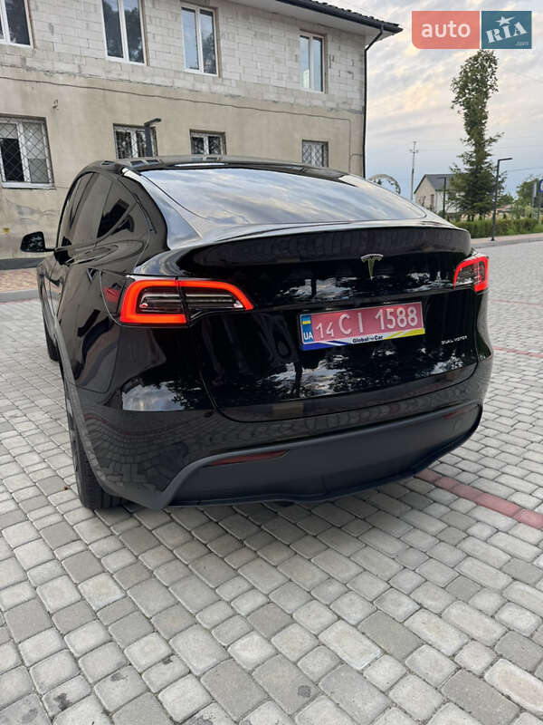 Внедорожник / Кроссовер Tesla Model Y 2021 в Ивано-Франково