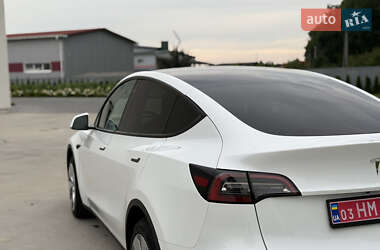 Внедорожник / Кроссовер Tesla Model Y 2023 в 