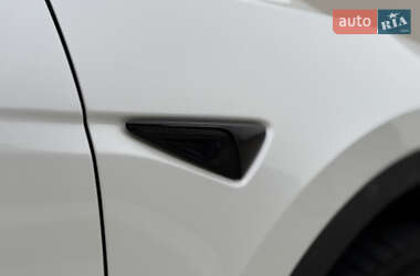 Внедорожник / Кроссовер Tesla Model Y 2023 в 
