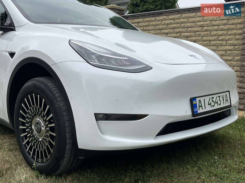 Внедорожник / Кроссовер Tesla Model Y 2021 в Киеве