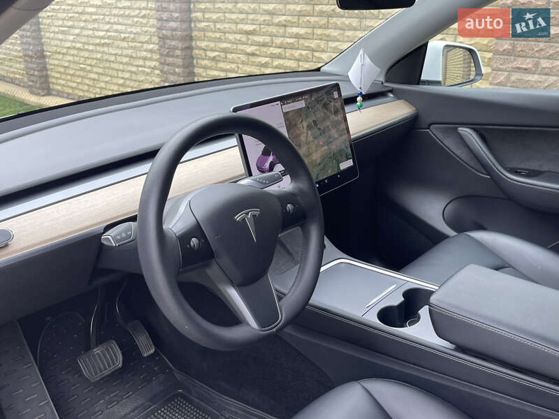 Внедорожник / Кроссовер Tesla Model Y 2021 в Киеве