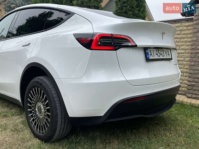Внедорожник / Кроссовер Tesla Model Y 2021 в Киеве