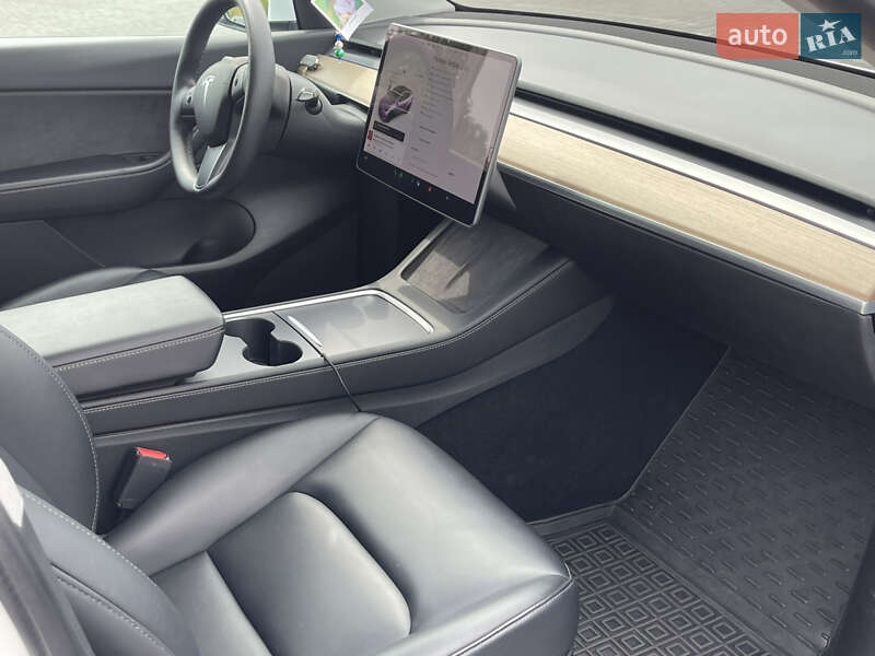 Внедорожник / Кроссовер Tesla Model Y 2021 в Киеве