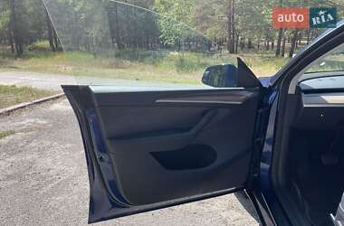 Внедорожник / Кроссовер Tesla Model Y 2024 в 