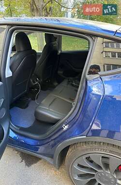 Внедорожник / Кроссовер Tesla Model Y 2023 в 