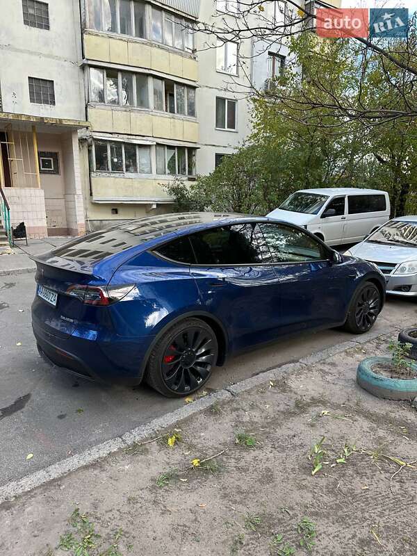 Внедорожник / Кроссовер Tesla Model Y 2023 в Львове