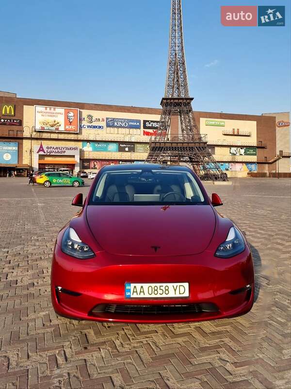 Внедорожник / Кроссовер Tesla Model Y 2024 в 