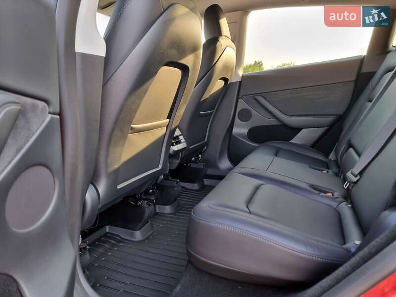 Позашляховик / Кросовер Tesla Model Y 2024 в Харкові