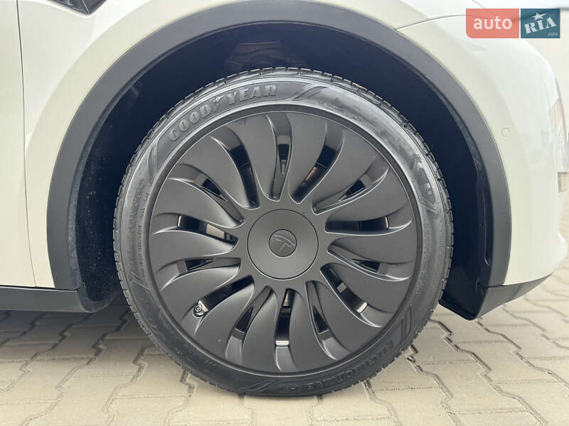 Внедорожник / Кроссовер Tesla Model Y 2021 в Луцке
