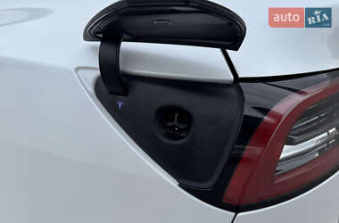 Внедорожник / Кроссовер Tesla Model Y 2021 в 