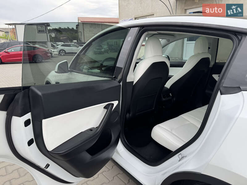 Внедорожник / Кроссовер Tesla Model Y 2021 в Луцке