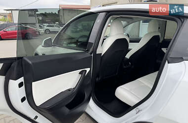 Внедорожник / Кроссовер Tesla Model Y 2021 в 