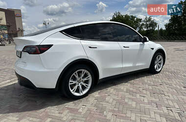 Позашляховик / Кросовер Tesla Model Y 2023 в 