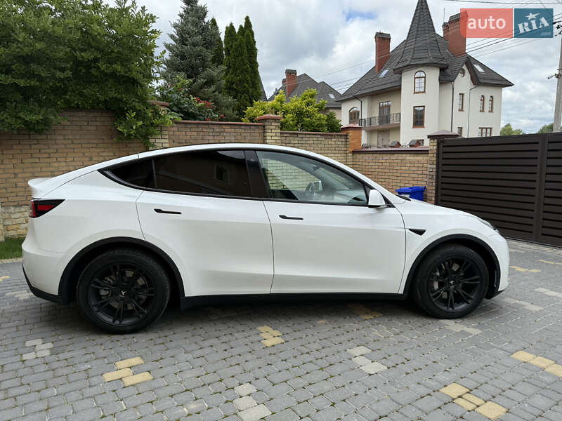 Внедорожник / Кроссовер Tesla Model Y 2020 в Львове