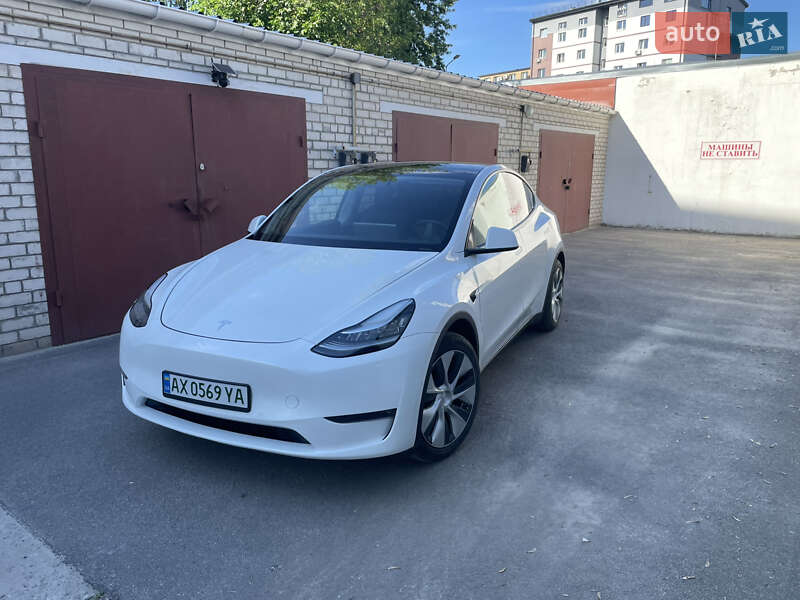 Tesla Model Y 2020