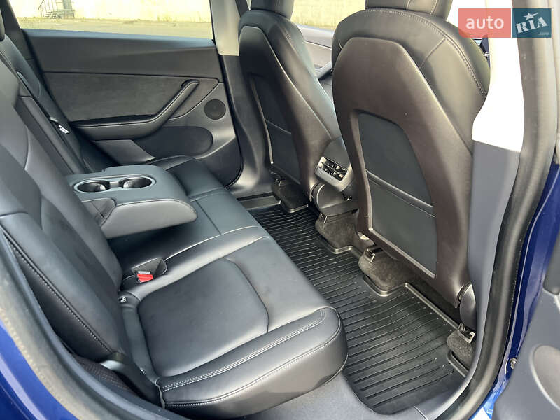 Внедорожник / Кроссовер Tesla Model Y 2020 в Киеве