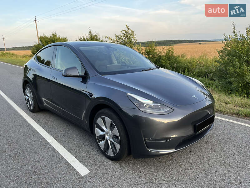 Tesla Model Y 2023