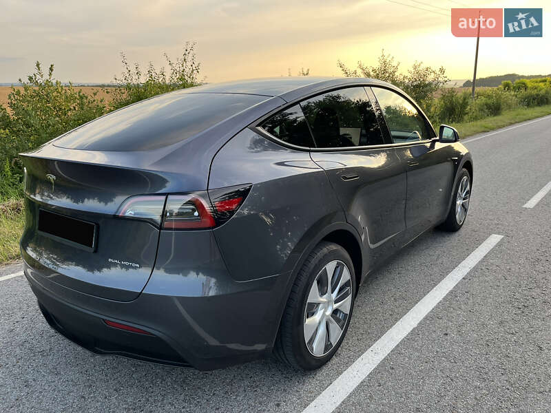 Внедорожник / Кроссовер Tesla Model Y 2023 в Львове