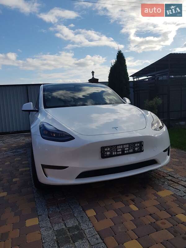 Внедорожник / Кроссовер Tesla Model Y 2023 в Киеве
