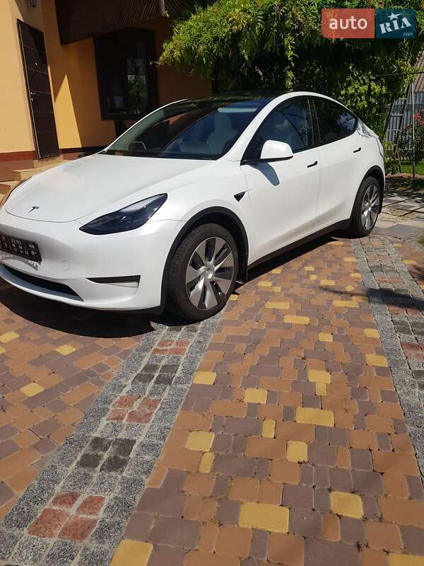 Внедорожник / Кроссовер Tesla Model Y 2023 в Киеве