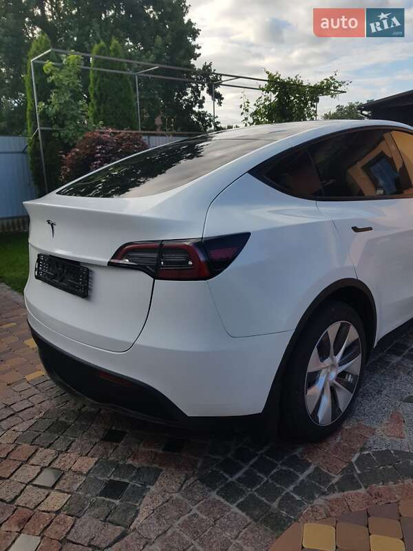 Внедорожник / Кроссовер Tesla Model Y 2023 в Киеве