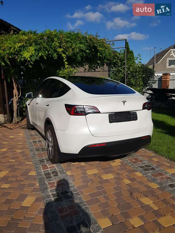 Внедорожник / Кроссовер Tesla Model Y 2023 в Киеве