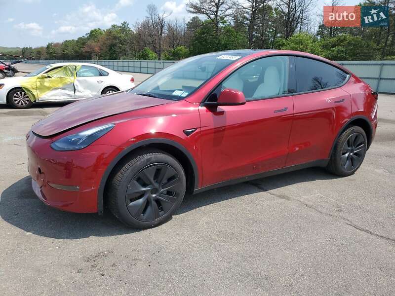 Tesla Model Y 2024
