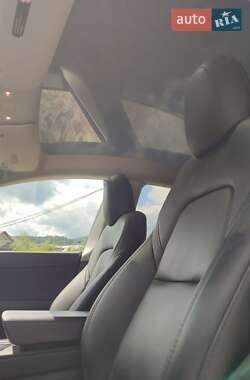 Позашляховик / Кросовер Tesla Model Y 2022 в Івано-Франківську