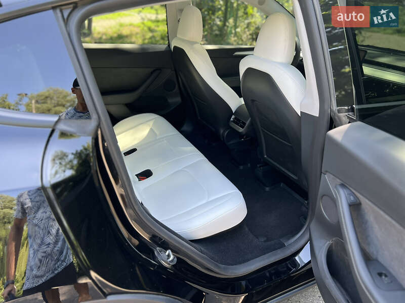 Внедорожник / Кроссовер Tesla Model Y 2024 в Полтаве