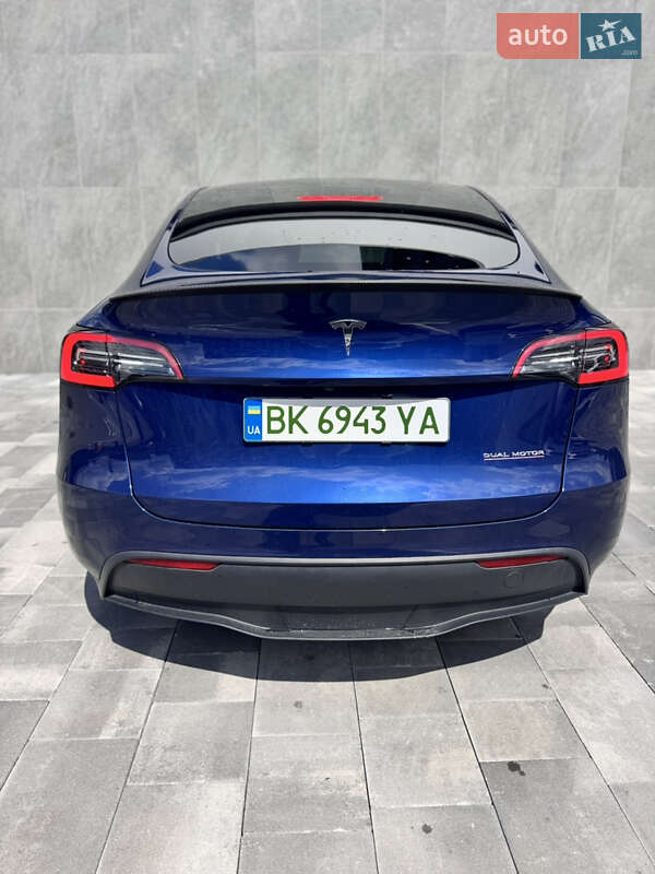 Внедорожник / Кроссовер Tesla Model Y 2023 в Киеве