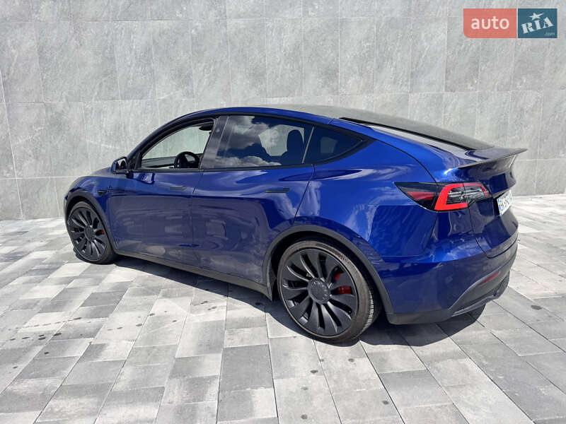 Внедорожник / Кроссовер Tesla Model Y 2023 в Киеве