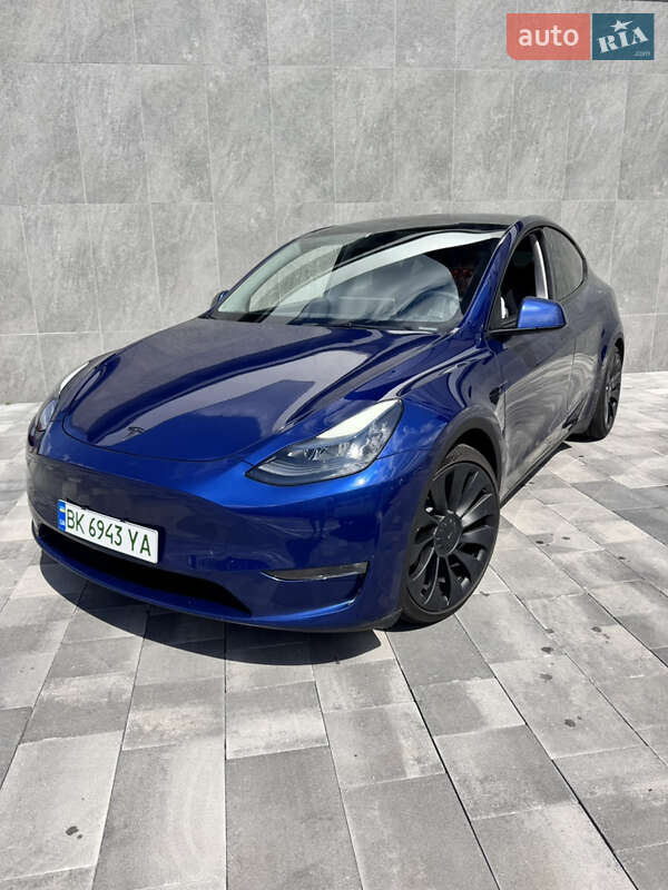Tesla Model Y 2023