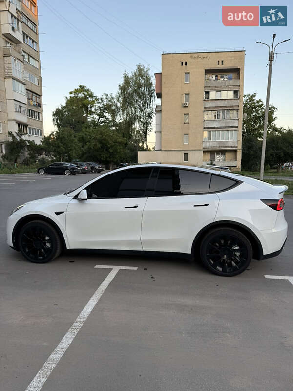 Внедорожник / Кроссовер Tesla Model Y 2023 в Могилев-Подольске