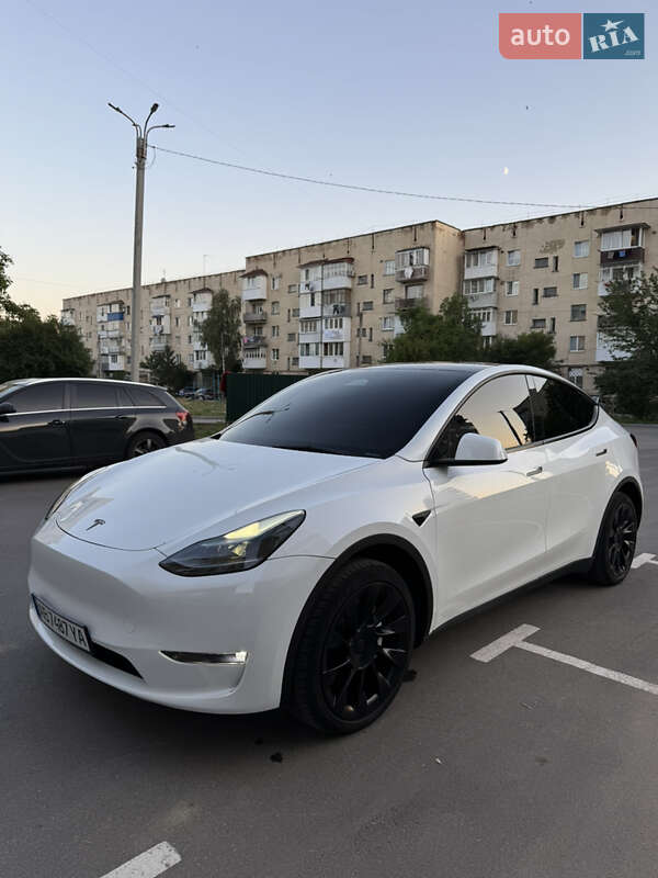 Внедорожник / Кроссовер Tesla Model Y 2023 в Могилев-Подольске