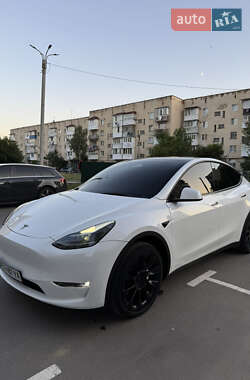 Внедорожник / Кроссовер Tesla Model Y 2023 в 
