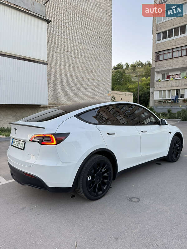 Внедорожник / Кроссовер Tesla Model Y 2023 в Могилев-Подольске