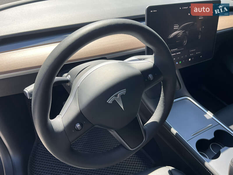 Внедорожник / Кроссовер Tesla Model Y 2024 в Тернополе