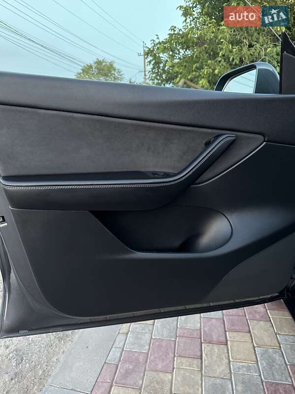 Внедорожник / Кроссовер Tesla Model Y 2021 в Одессе