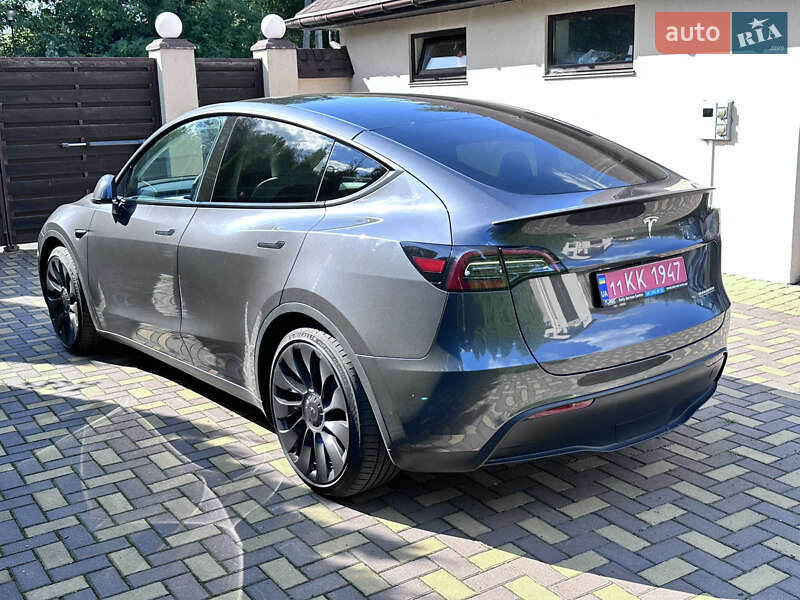 Внедорожник / Кроссовер Tesla Model Y 2023 в Киеве