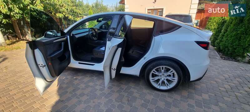 Внедорожник / Кроссовер Tesla Model Y 2023 в Кицмани