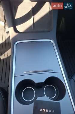 Позашляховик / Кросовер Tesla Model Y 2023 в 