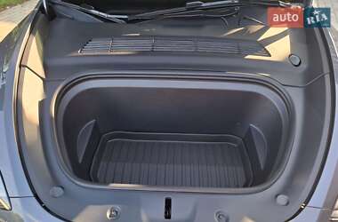 Позашляховик / Кросовер Tesla Model Y 2023 в 