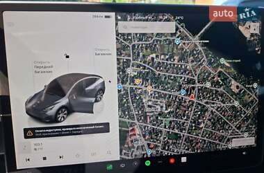 Позашляховик / Кросовер Tesla Model Y 2023 в 