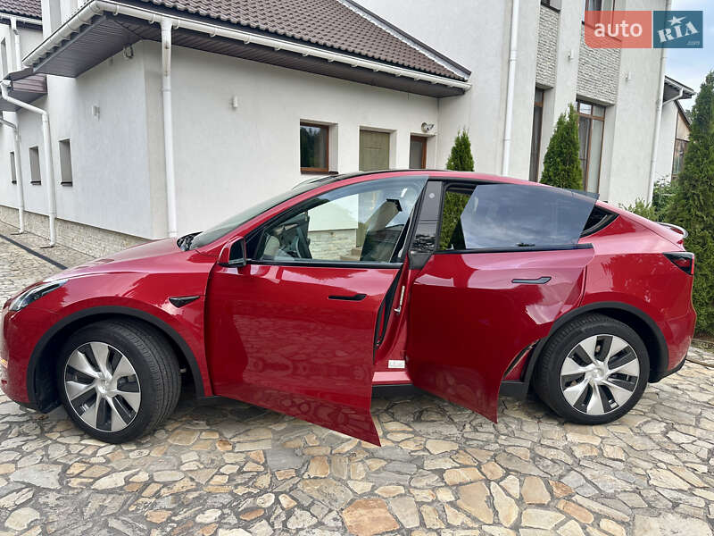 Внедорожник / Кроссовер Tesla Model Y 2023 в Киеве